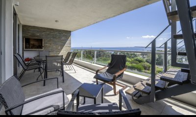 Duplex en venta con parrillero y vista al mar !
