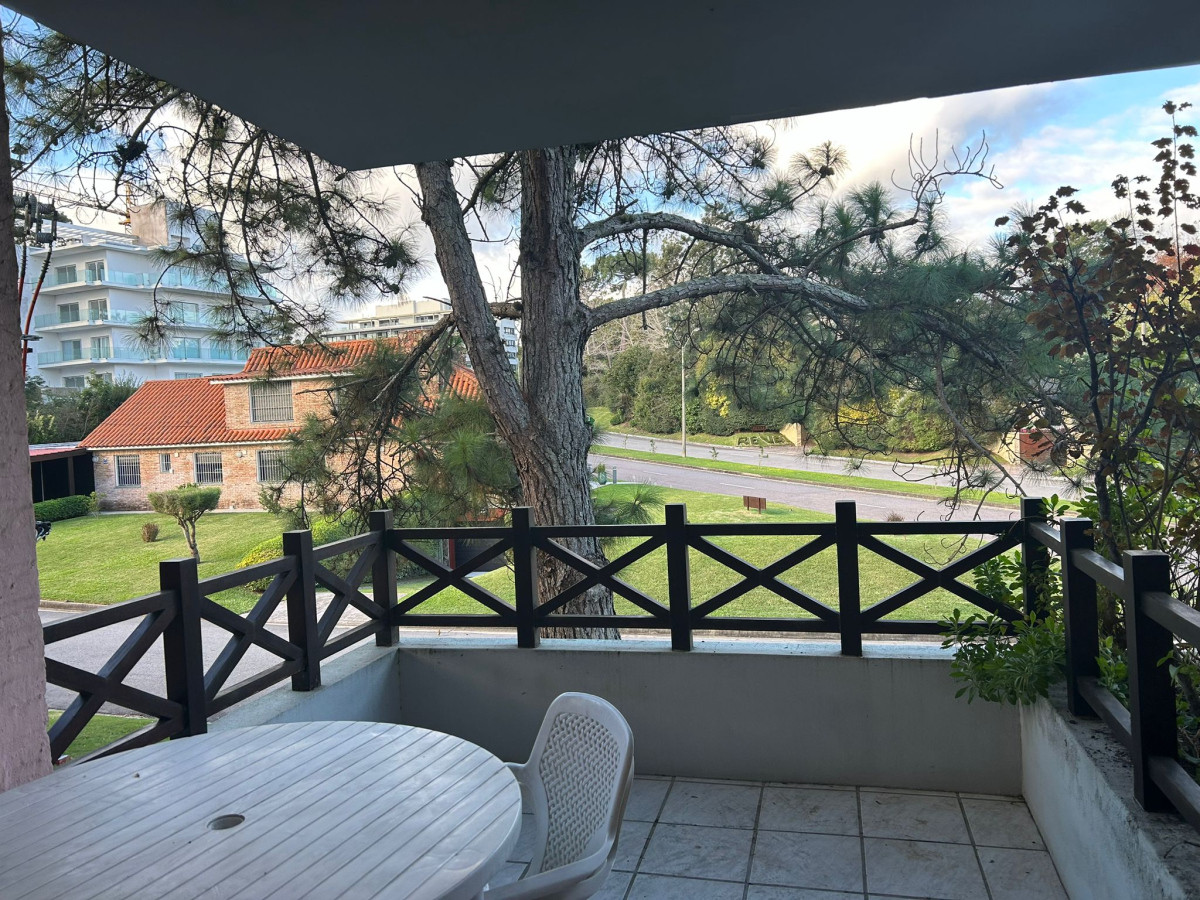 Playa Mansa, todas comodidades de una casa con la seguridad del apto