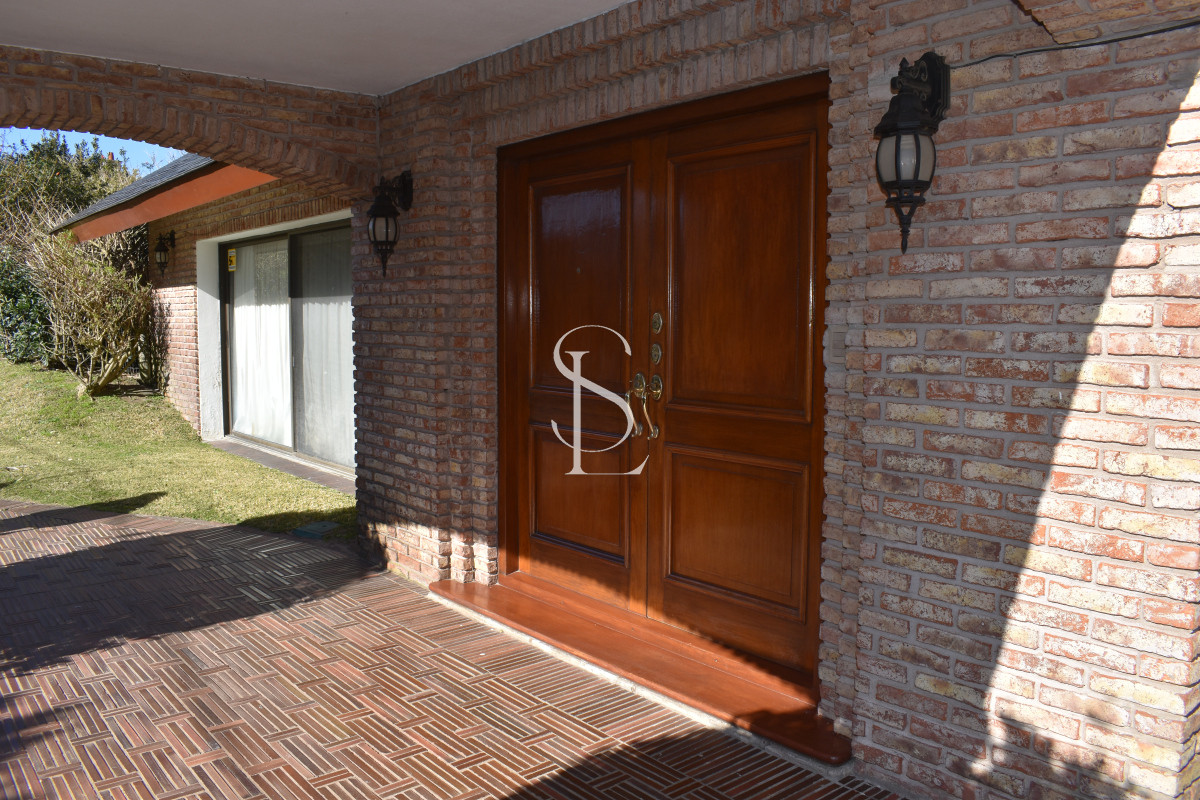 Casa ID.20 - Playa Mansa a 1 cuadra del mar