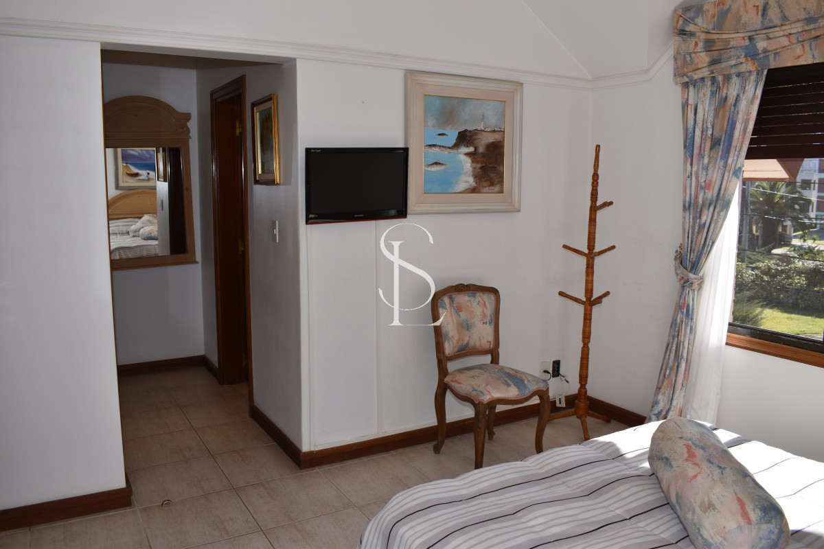 Casa ID.20 - Playa Mansa a 1 cuadra del mar