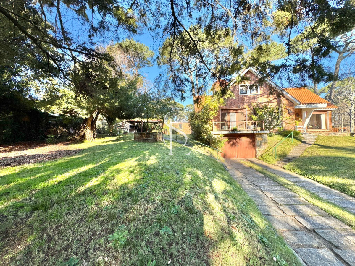 Casa ID.205 - Chalet tradicional en el corazón de San Rafael