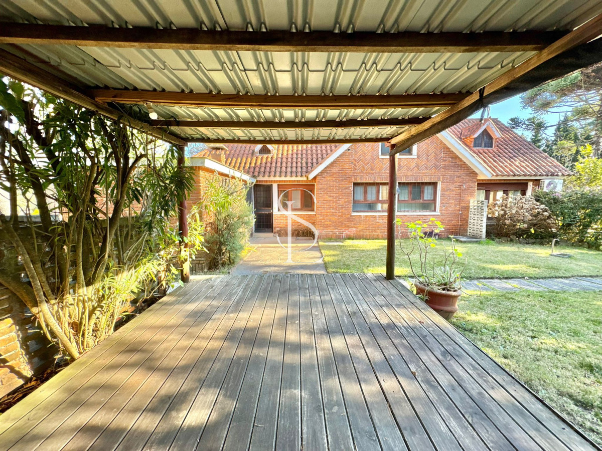 Casa ID.205 - Chalet tradicional en el corazón de San Rafael