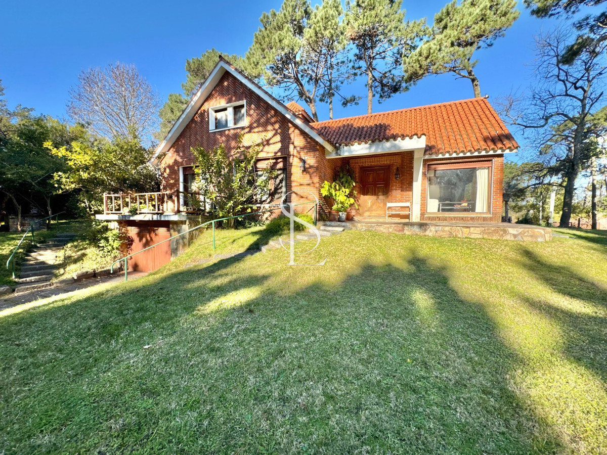 Casa ID.205 - Chalet tradicional en el corazón de San Rafael