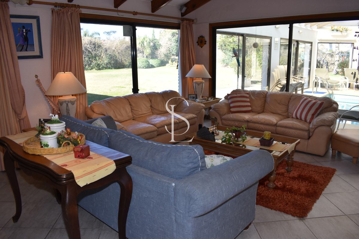 Casa ID.20 - Playa Mansa a 1 cuadra del mar