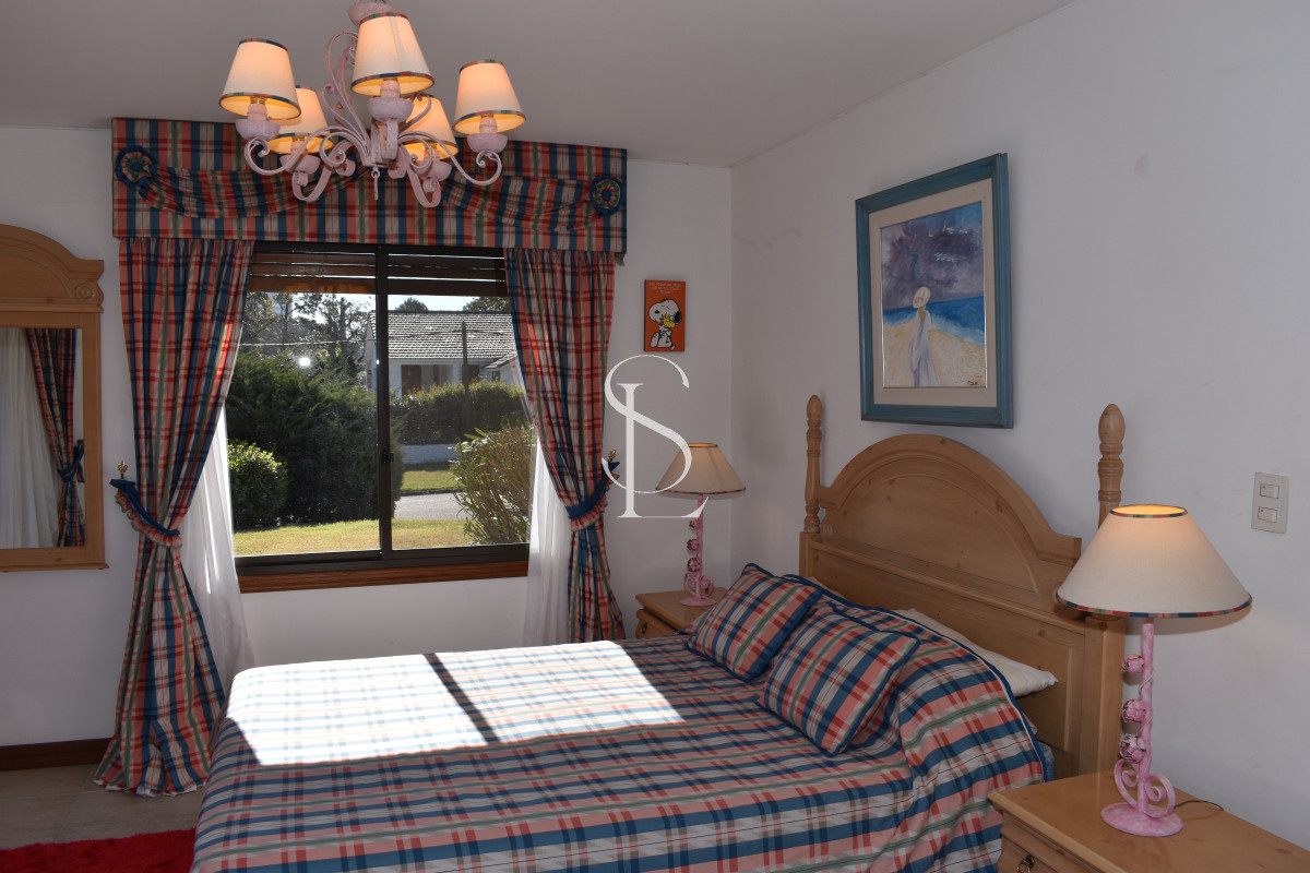 Casa ID.20 - Playa Mansa a 1 cuadra del mar