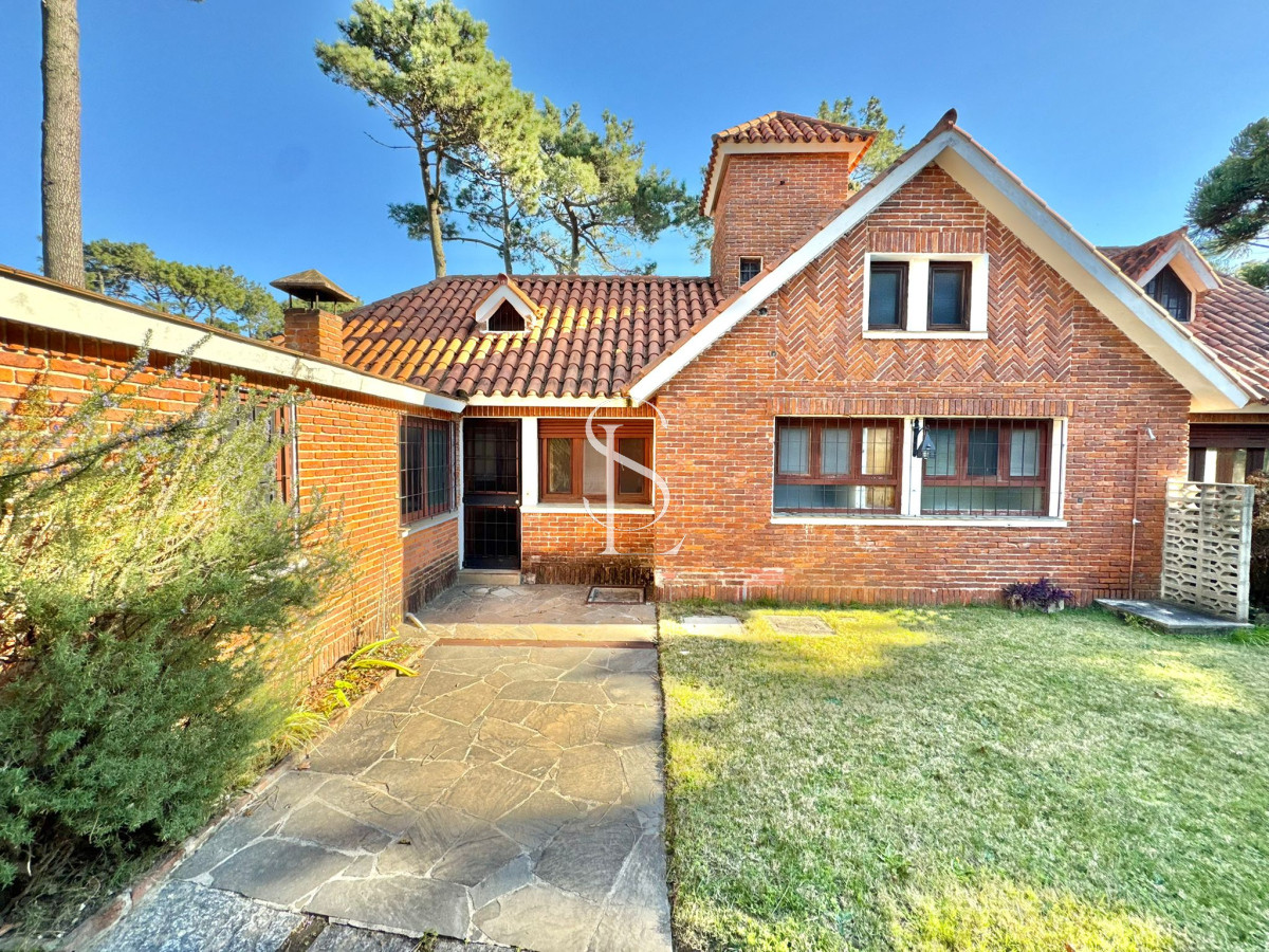 Casa ID.205 - Chalet tradicional en el corazón de San Rafael