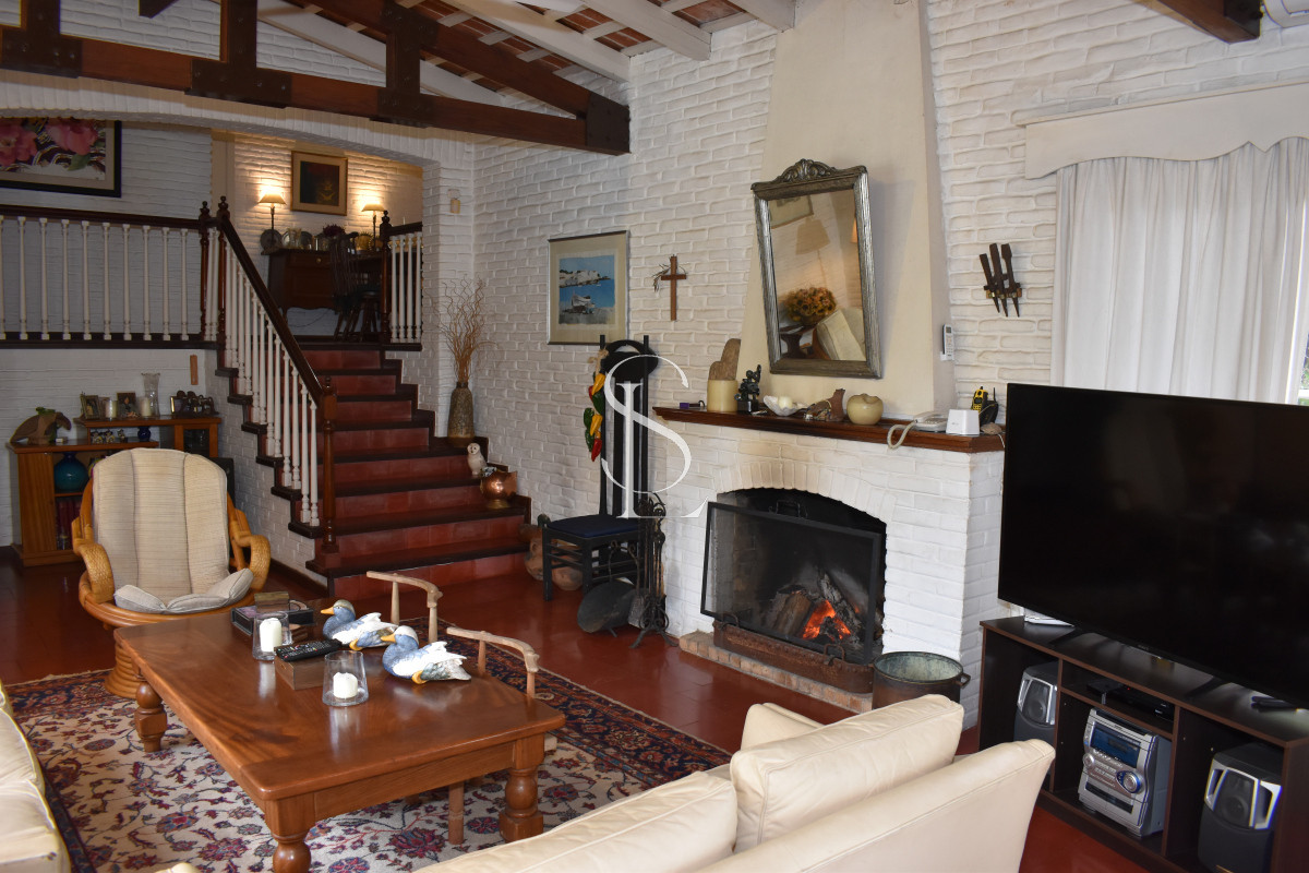 Casa ID.12 - Chalet de época en Playa Mansa