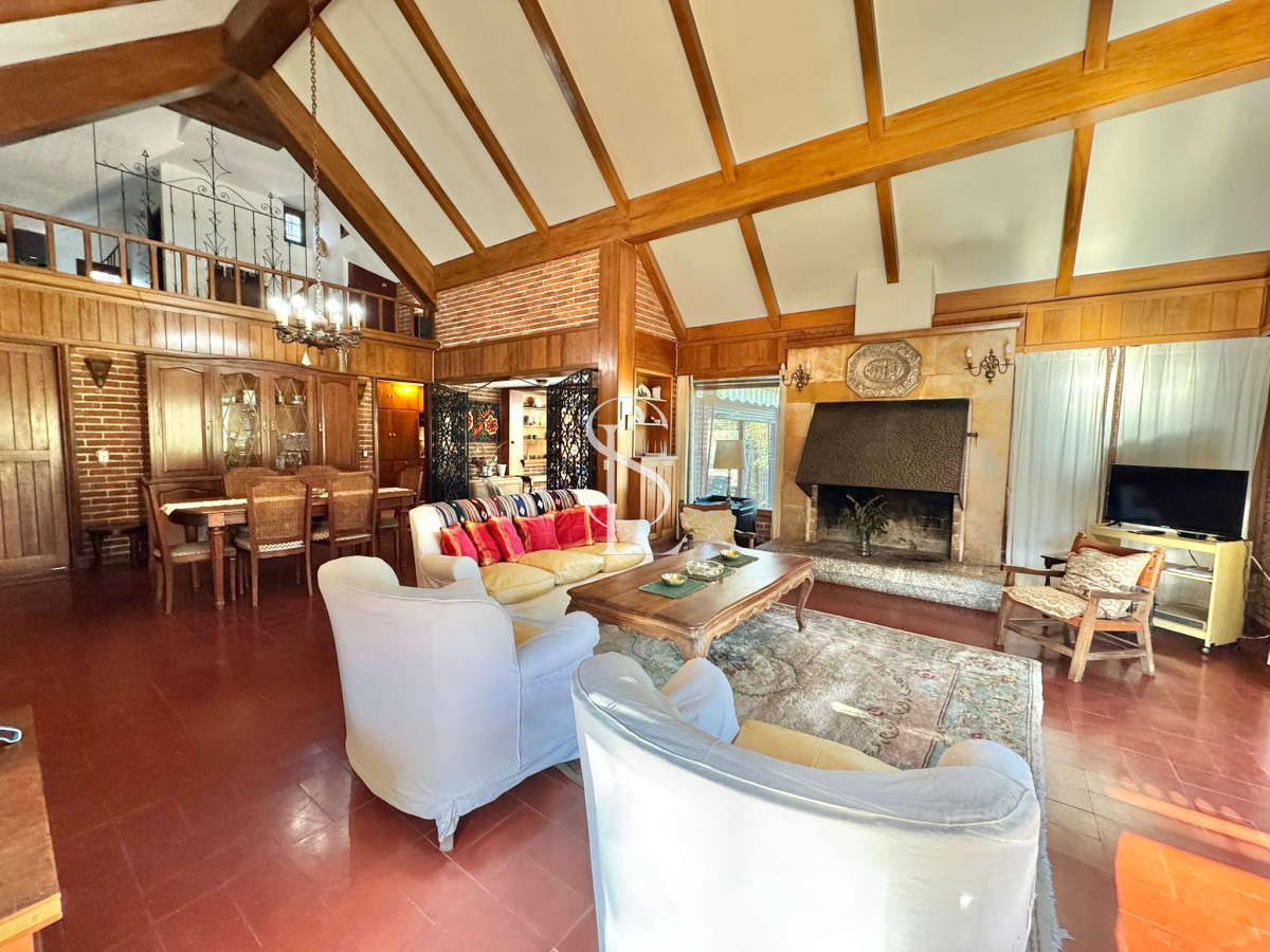 Casa ID.205 - Chalet tradicional en el corazón de San Rafael
