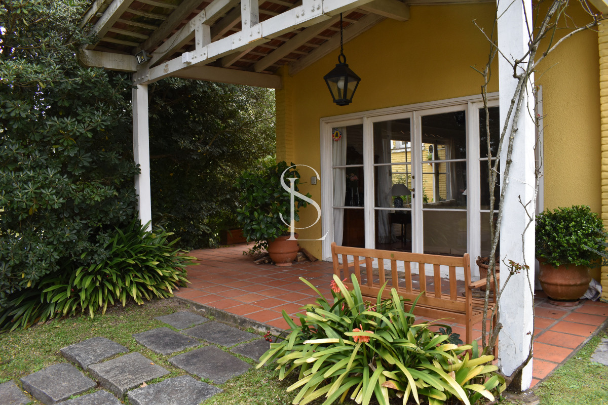 Casa ID.12 - Chalet de época en Playa Mansa