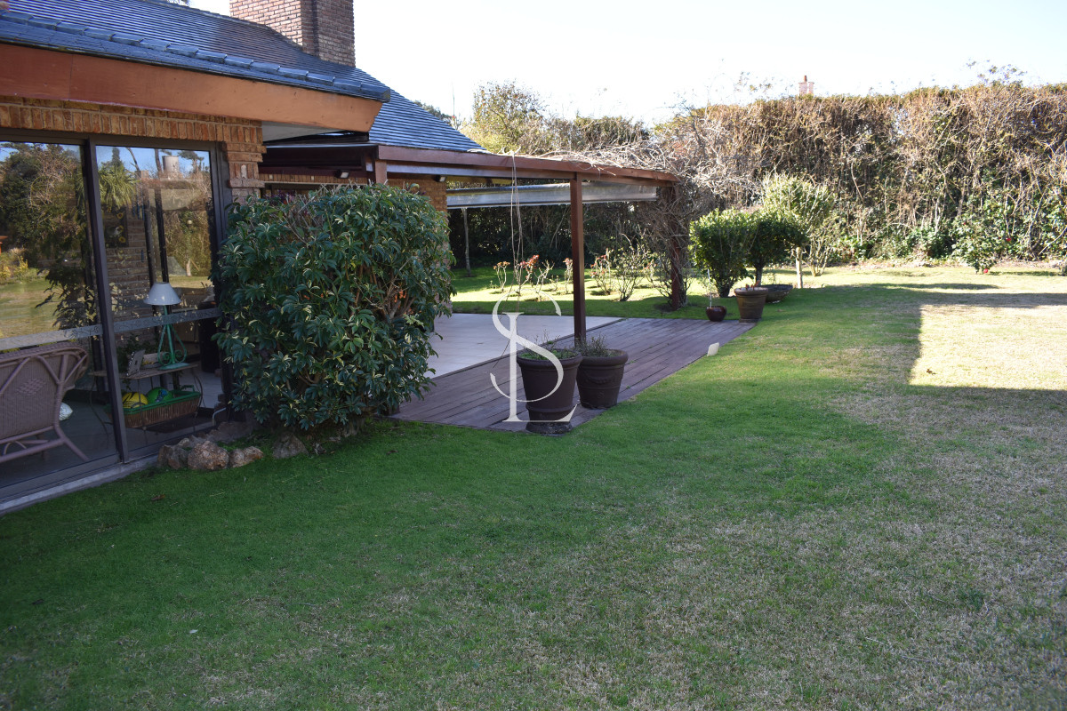 Casa ID.20 - Playa Mansa a 1 cuadra del mar