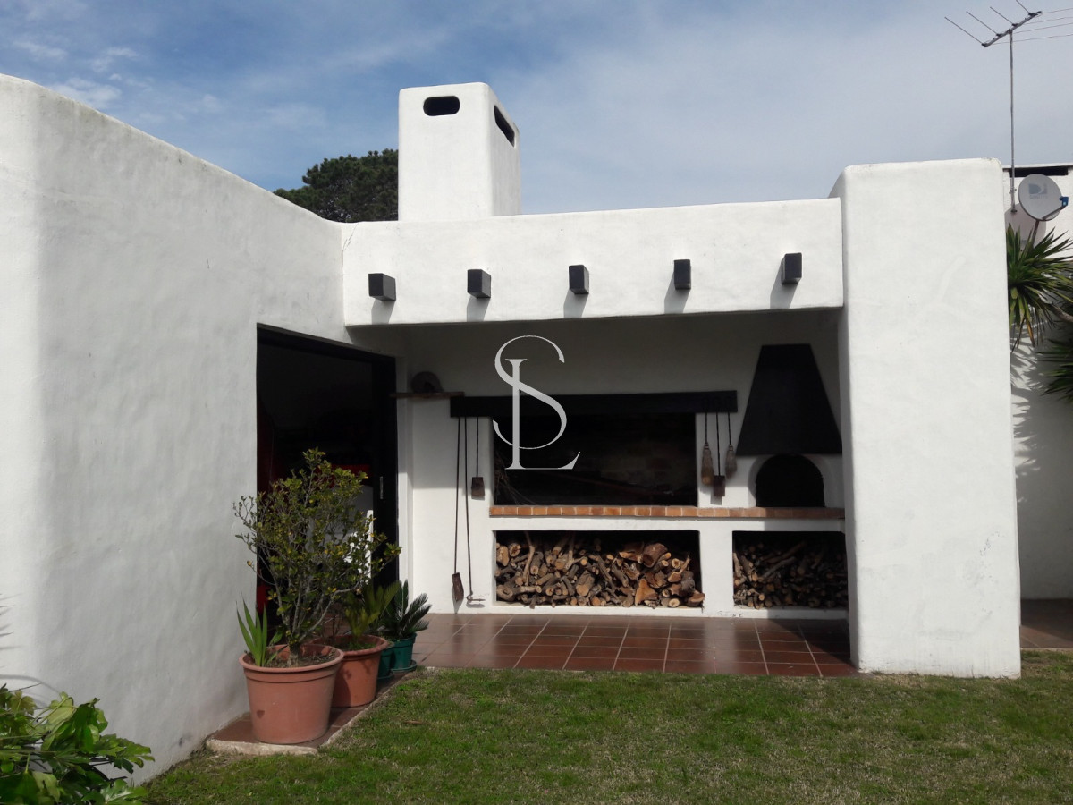 Casa ID.72 - Playa Mansa a 1 cuadra del mar