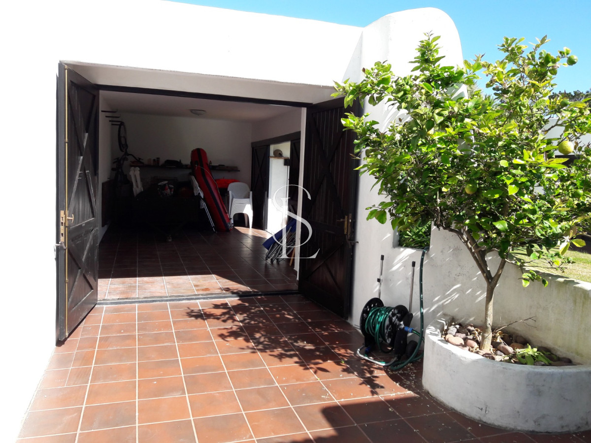 Casa ID.72 - Playa Mansa a 1 cuadra del mar