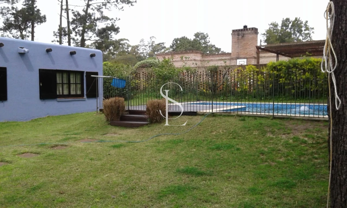 Casa ID.182 - Oportunidad en Jardines de Córdoba