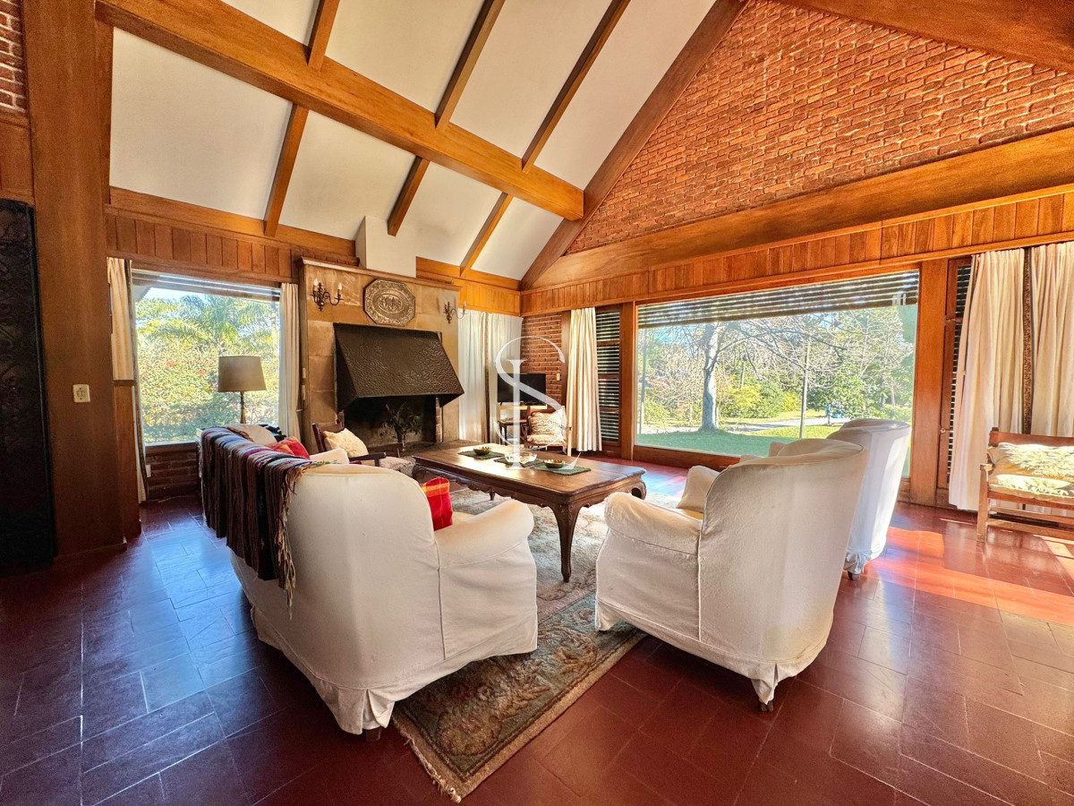 Casa ID.205 - Chalet tradicional en el corazón de San Rafael
