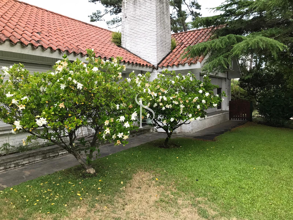 Casa ID.8 - Barrio Cantegril