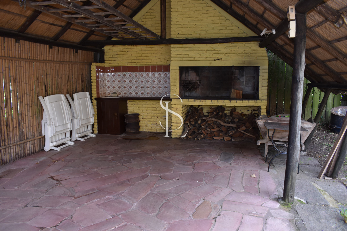 Casa ID.12 - Chalet de época en Playa Mansa