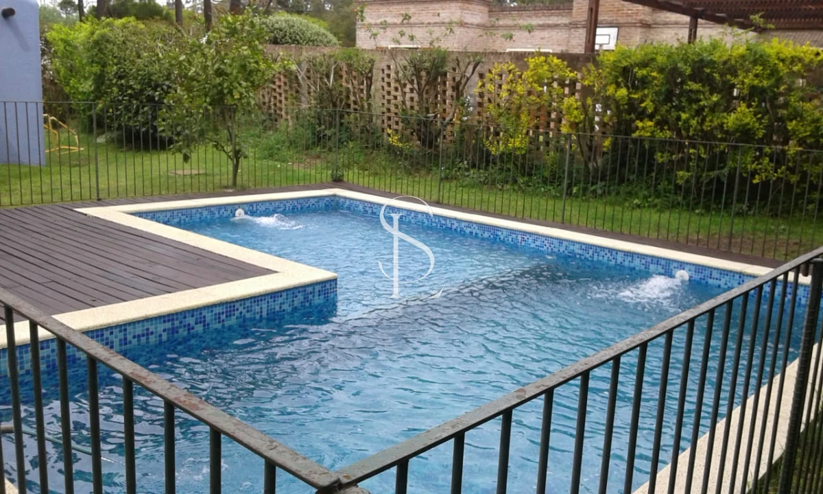 Casa ID.182 - Oportunidad en Jardines de Córdoba