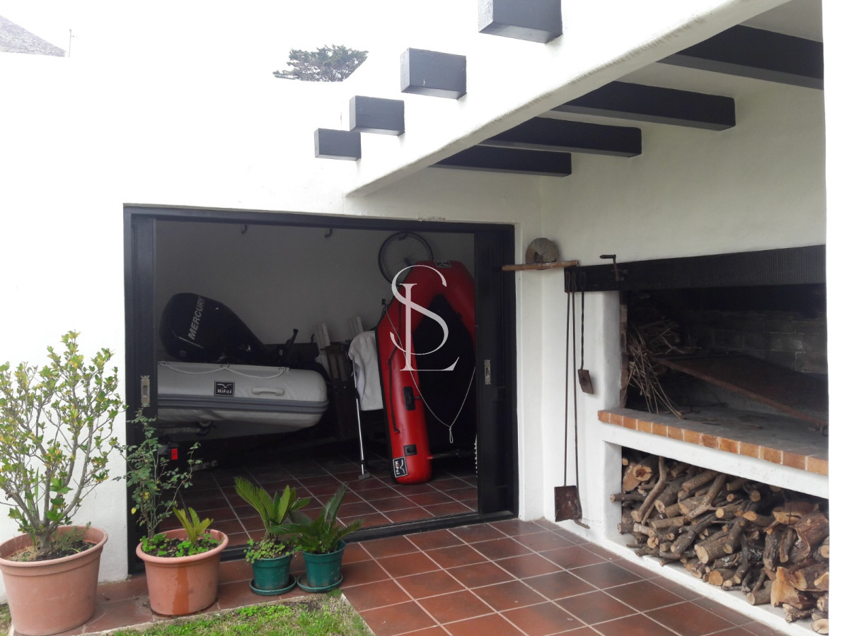 Casa ID.72 - Playa Mansa a 1 cuadra del mar