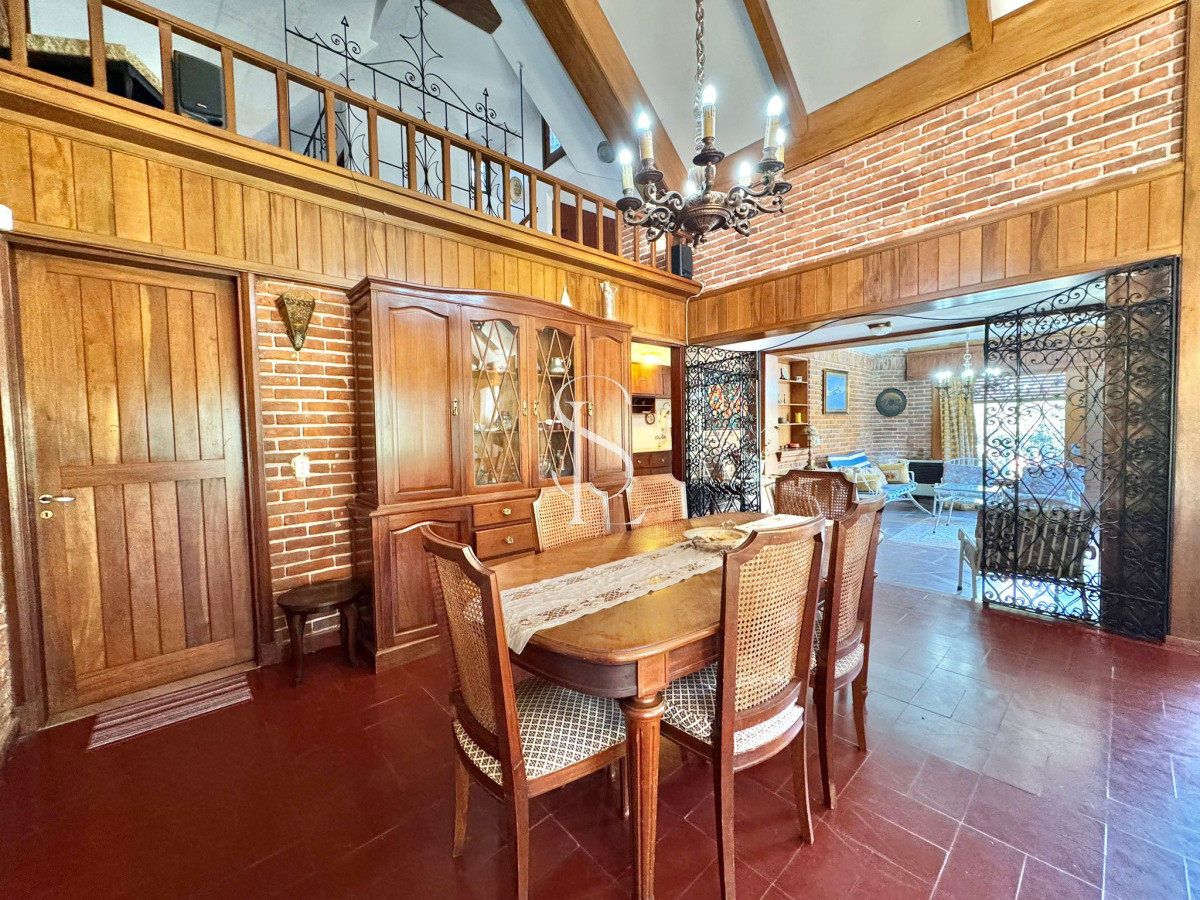Casa ID.205 - Chalet tradicional en el corazón de San Rafael
