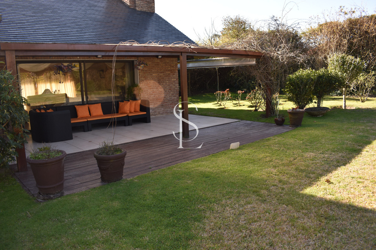 Casa ID.20 - Playa Mansa a 1 cuadra del mar