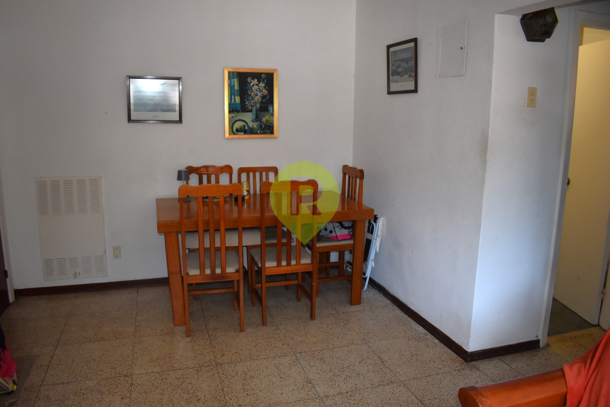 https://ri.com.uy/f/556/0/1200/0/0/0/5b575bec7edb7247cfc03ff7113e0154.jpg