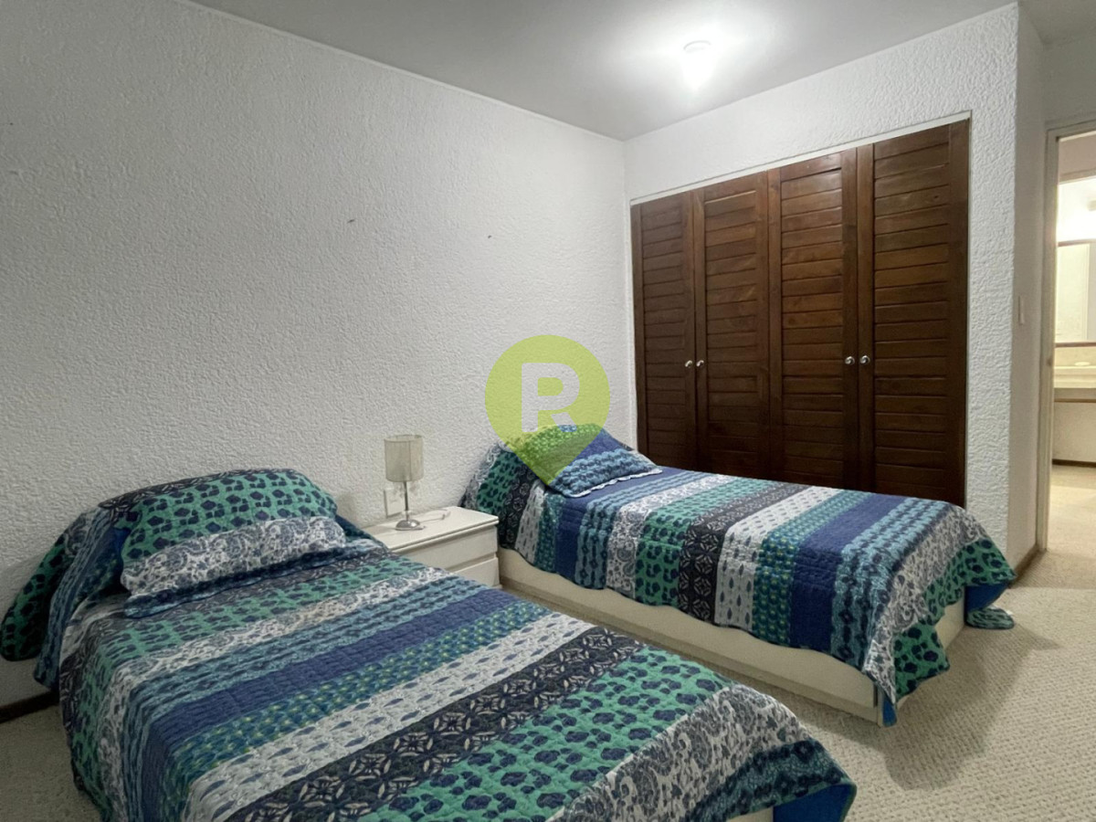https://ri.com.uy/f/556/0/1200/0/0/0/d2d7b919aeef761bdf4017392a6b80f5.jpg