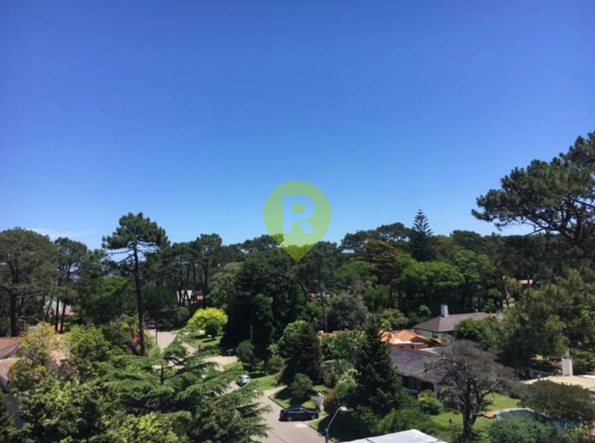https://ri.com.uy/f/556/0/1200/0/0/0/d4be900b7540b0b0964c4b621fbda1d0.jpg