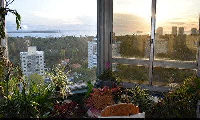 Venta de Amplio y Luminoso Apartamento con vistas 180º y todos los servicios en Punta del Este