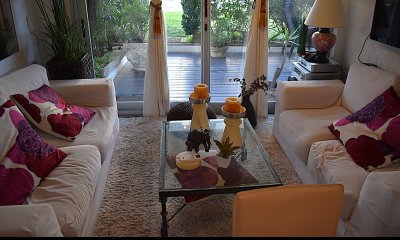 Apartamento en Planta Baja con Terraza propia y Bajos Gastos Comunes