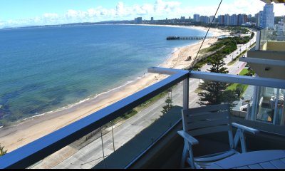 Apartamento en primera línea con vista al mar ? Punta del Este