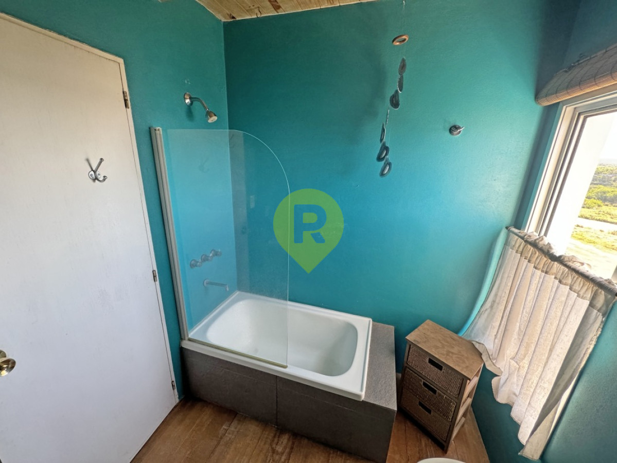 https://ri.com.uy/f/556/1/1200/0/0/0/18411.jpg