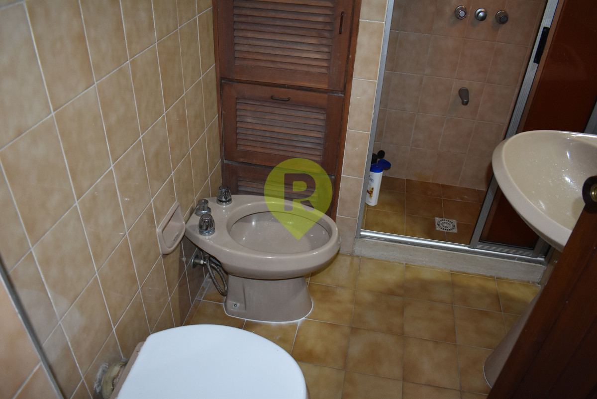 https://ri.com.uy/f/556/1/1200/0/0/0/2124c64434f1799640378a889efac639.jpg