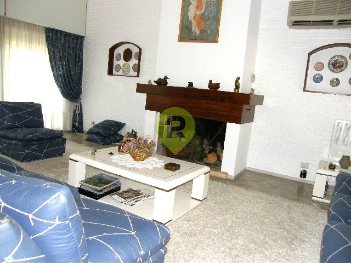 https://ri.com.uy/f/556/1/1200/0/0/0/5e36ab641a63f2b0a457e53c5d429bae.jpg