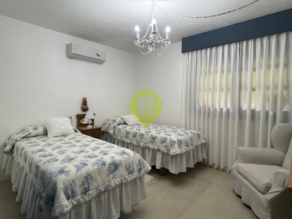 https://ri.com.uy/f/556/1/1200/0/0/0/7d3e0bdff9682d7bd62c7f0b1122d96a.jpg