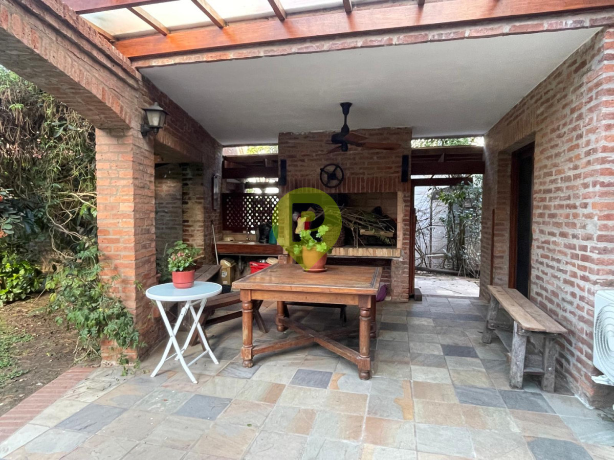 https://ri.com.uy/f/556/1/1200/0/0/0/85b8bf934bb03b7bf0b06f2f8ba7f4eb.jpg