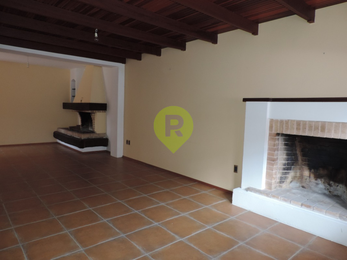 https://ri.com.uy/f/556/1/1200/0/0/0/8884.jpg