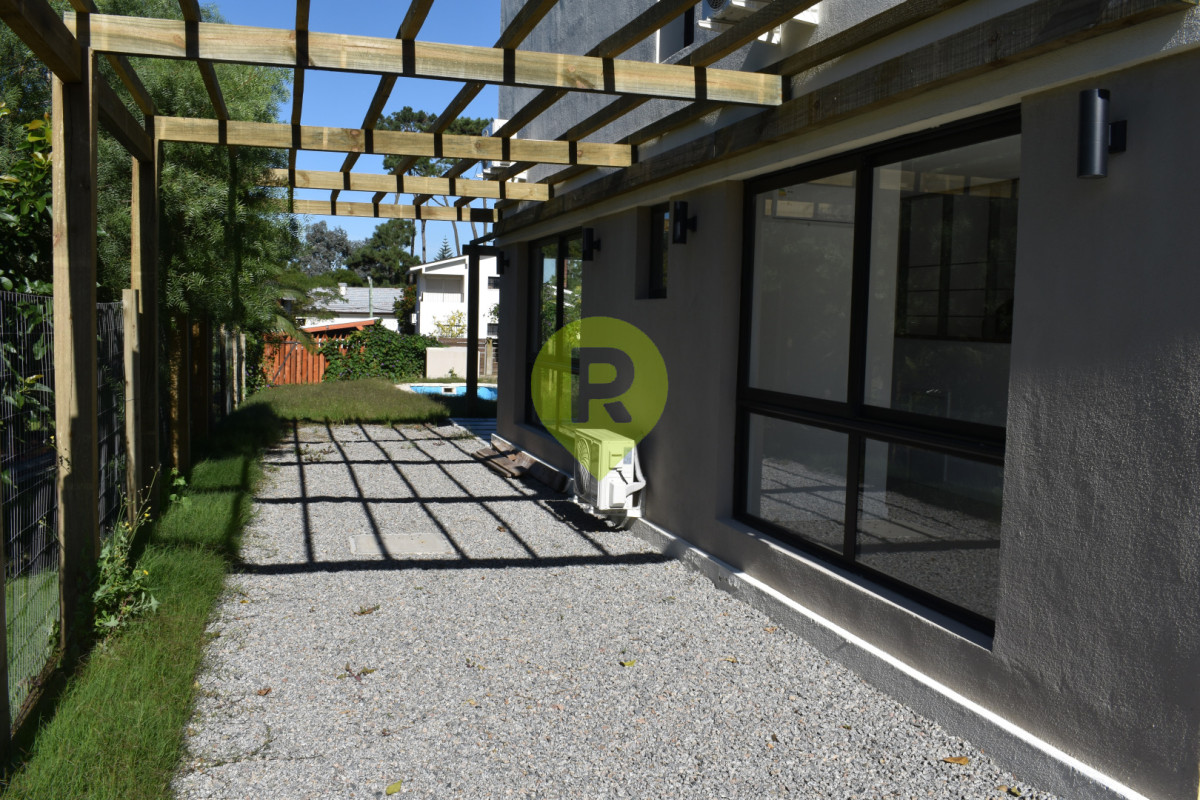 https://ri.com.uy/f/556/1/1200/0/0/0/e290cd9eb32c65b1aec80f3c31a7d718.jpg