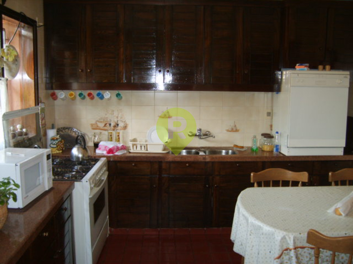 https://ri.com.uy/f/556/1/1200/0/0/0/f377bda9e11ba1f24496a4f1ee7daba0.jpg