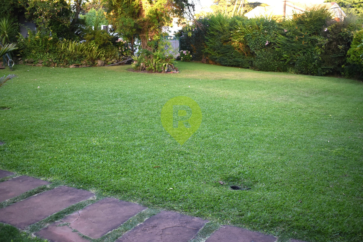 https://ri.com.uy/f/556/1/1200/0/0/0/fc49b99bc756a78c8d63c6ec989bbb9f.jpg