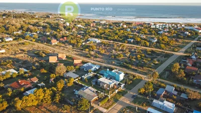 Ubicada en la Paloma, en la zona de Anaconda, a una cuadra del mar