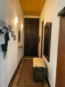 Muy linda casa de 2 dormitorios, patio y garaje. 