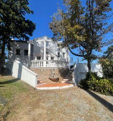 Venta de Villa de estilo italiano con vistas al mar ? Punta del Este