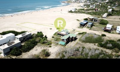 2 casas en Punta Rubia sobre 1200 m2