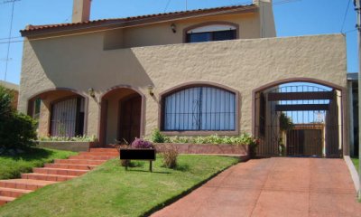 Casa en Venta Punta del Este ? Excelente Ubicación, Amplios Espacios y Gran Potencial de Renta