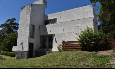 Venta de Casa en Esquina a 500 mts del Mar ?  Potencial de Ampliación