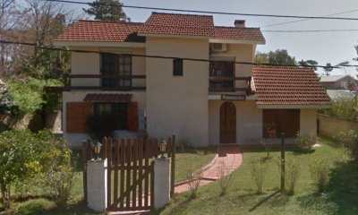 Venta de excelente chalet en Pinares de Punta del Este !!