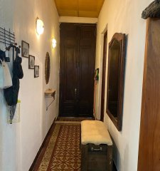 Muy linda casa de 2 dormitorios, patio y garaje.