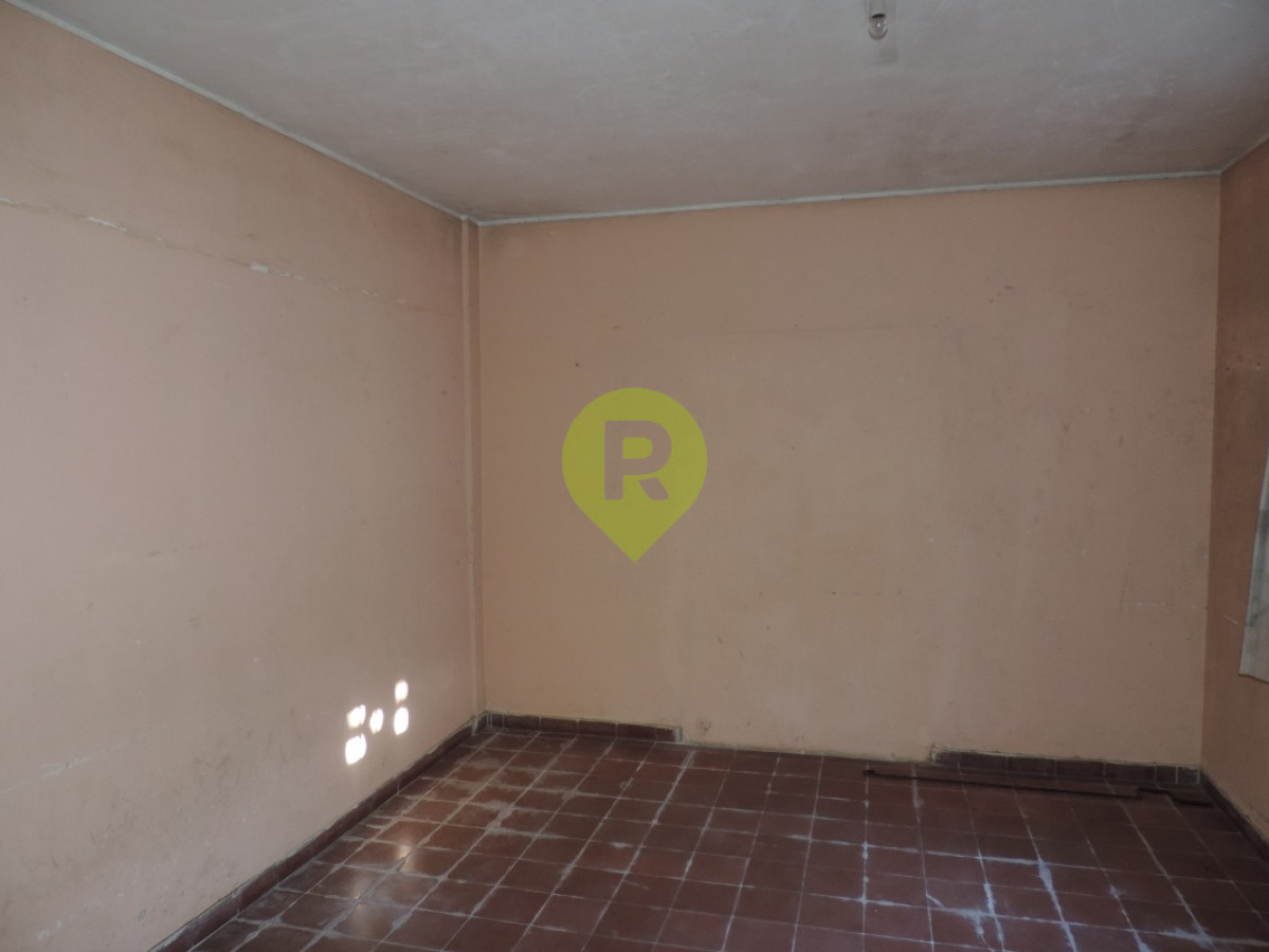 https://ri.com.uy/f/556/4/1200/0/0/0/7820.jpg