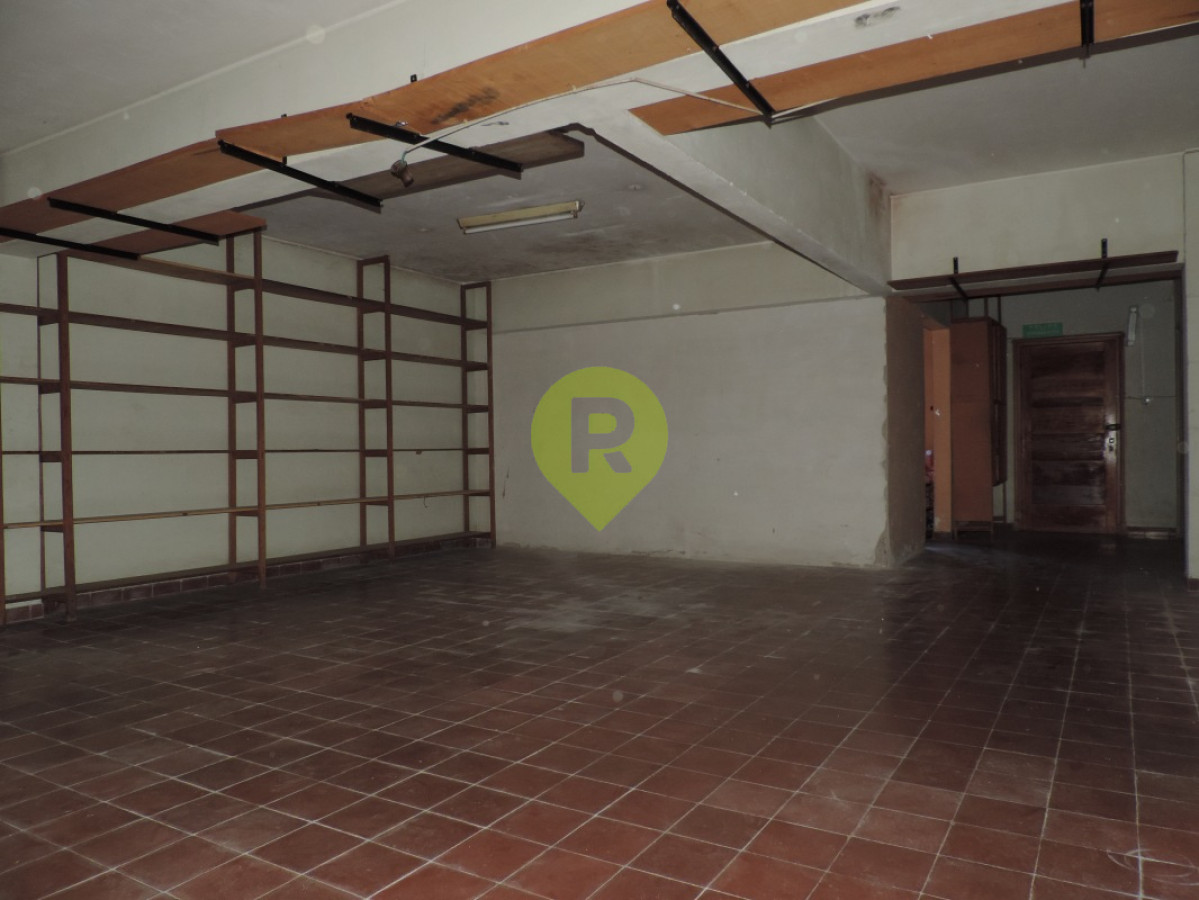 https://ri.com.uy/f/556/4/1200/0/0/0/7822.jpg