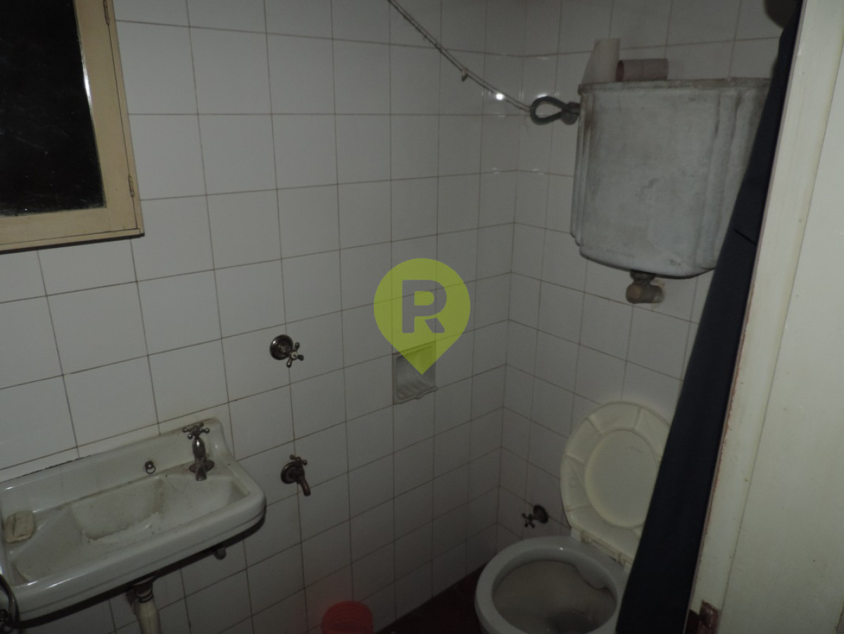 https://ri.com.uy/f/556/4/1200/0/0/0/7823.jpg